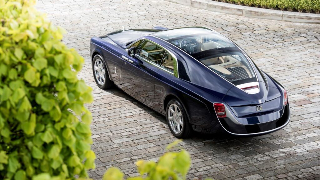 rolls-royce_sweptail_trasera