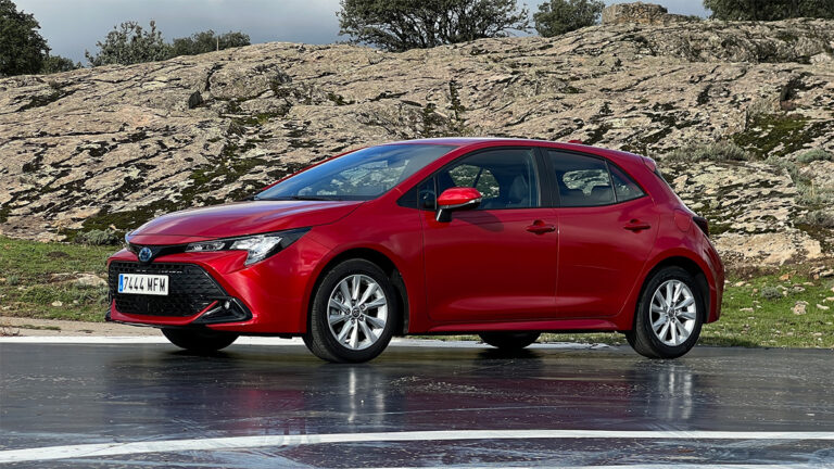 2 Toyota Corolla 140H 2023