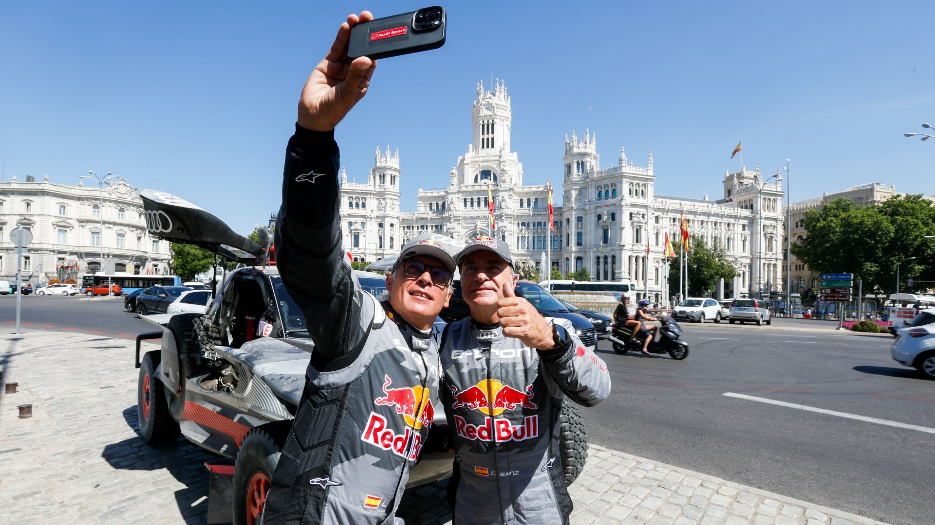 Carlos Sainz y Lucas Cruz
