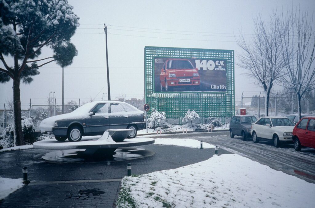 Clio_I_16V_Publicidad_exterior