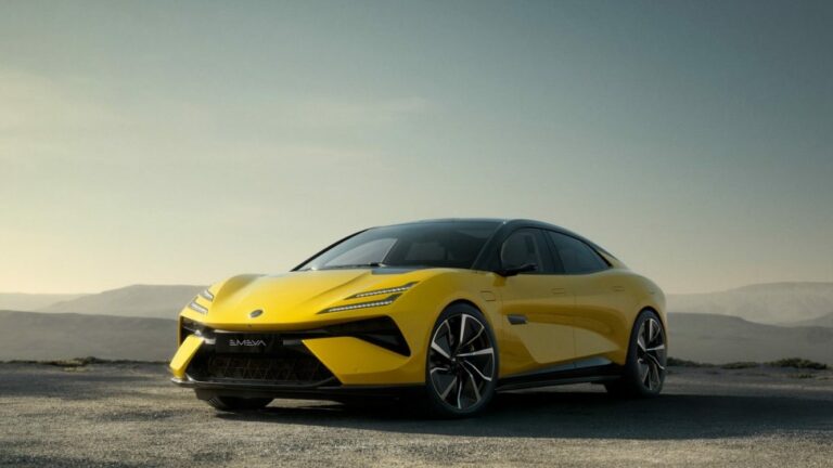 Lotus Emeya apertura e1694447610882