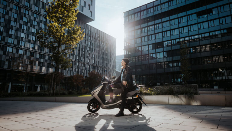 NDP MOTRON SCOOTERS ACCION BREZZY 1