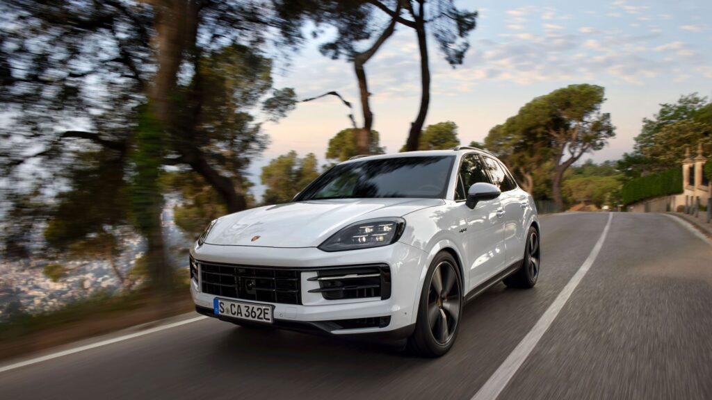 Porsche-Cayenne-S-E-Hybrid-exterior-frontal