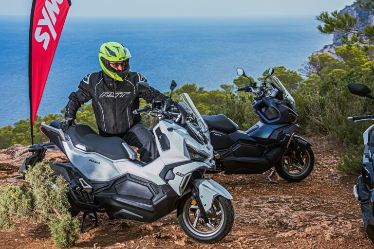 SYM ADX 125 2023 estatica piloto  1