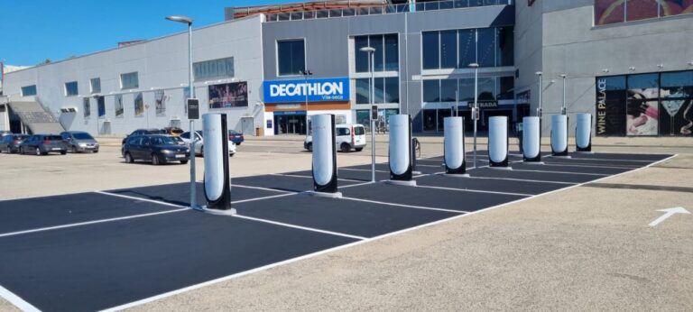 Tarragona supercargadores V4 Tesla