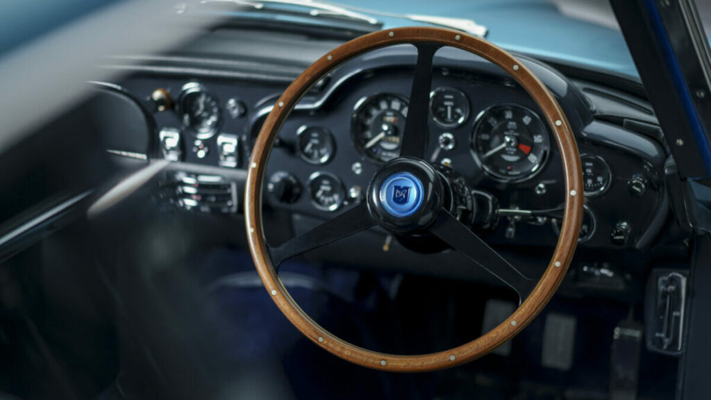 aston martin db5 60 años (1)
