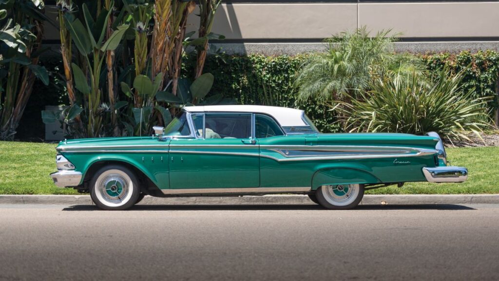edsel_corsair_lateral