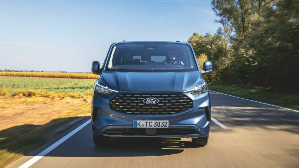 Ford Tourneo Custom (3)