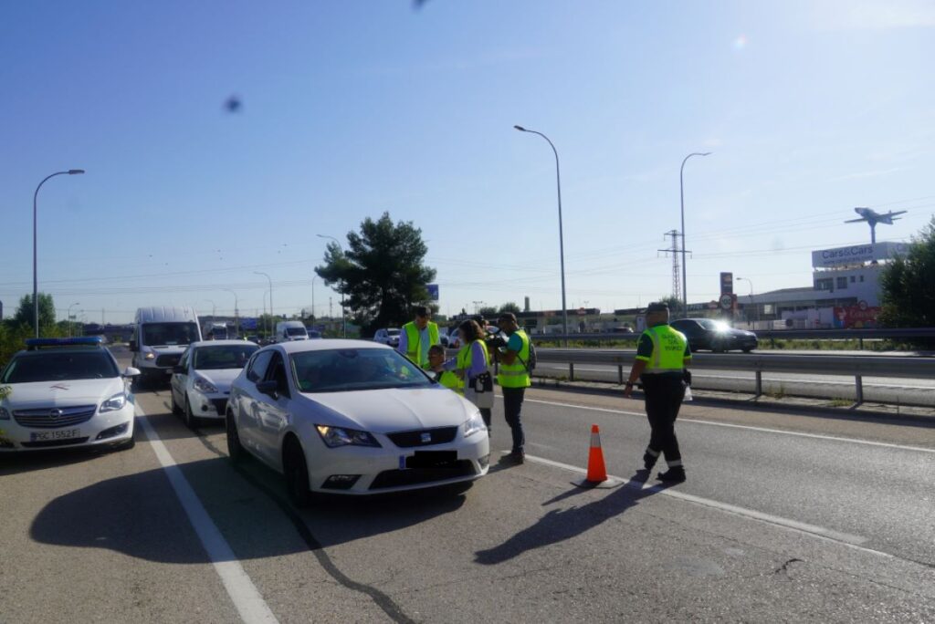 campana-distracciones-al-volante-dgt
