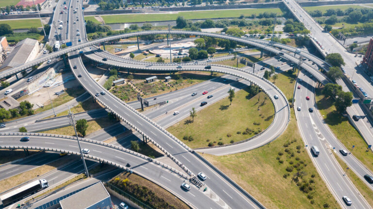 conducir carretera espana istockphoto