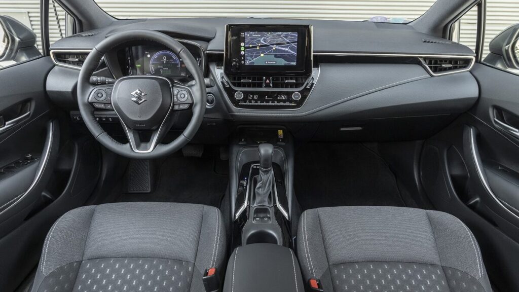 Suzuki Swace interior
