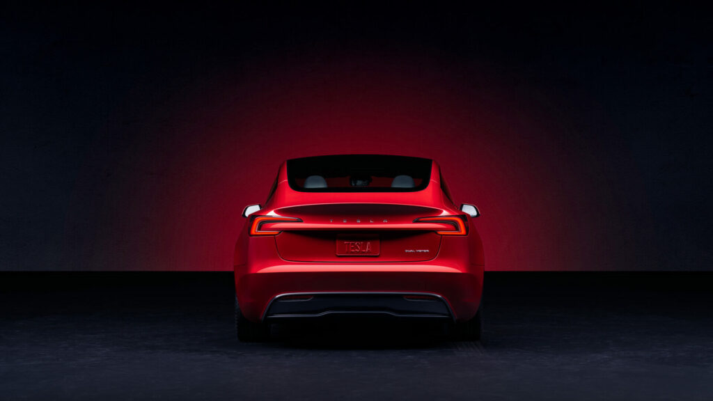 Tesla Model 3 2024