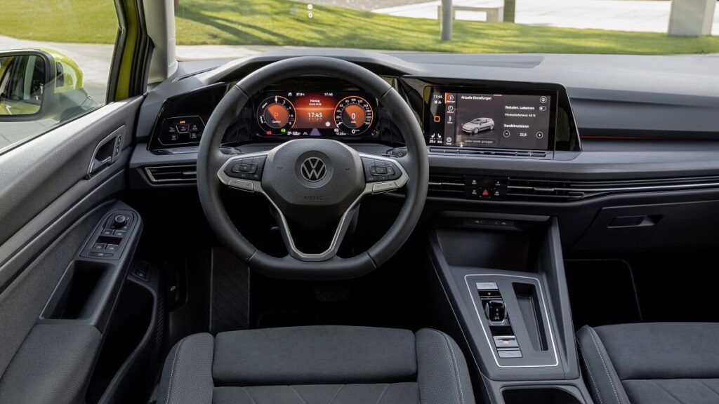 VW Golf 2023