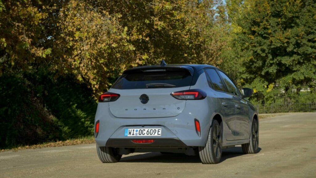 Opel Corsa 2024 Opel Corsa Electric trasera