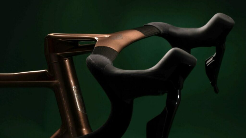 bicicleta de aston martin fernando Alonso
