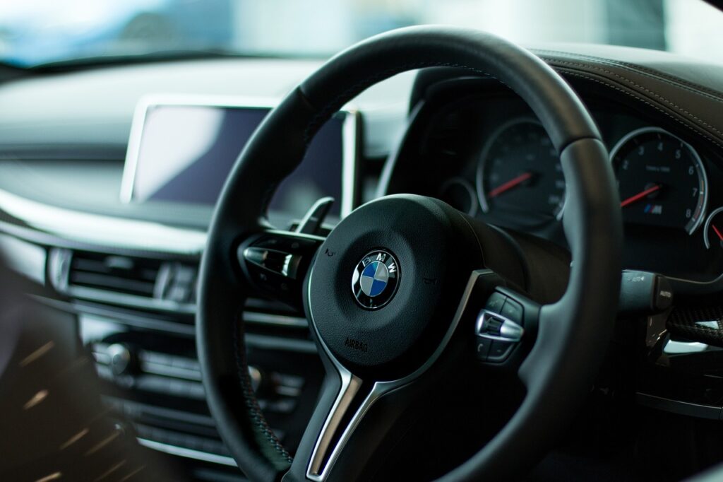 bmw-2964072_1280