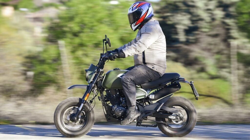 Brixton_Crossfire_XS_125-12-edited