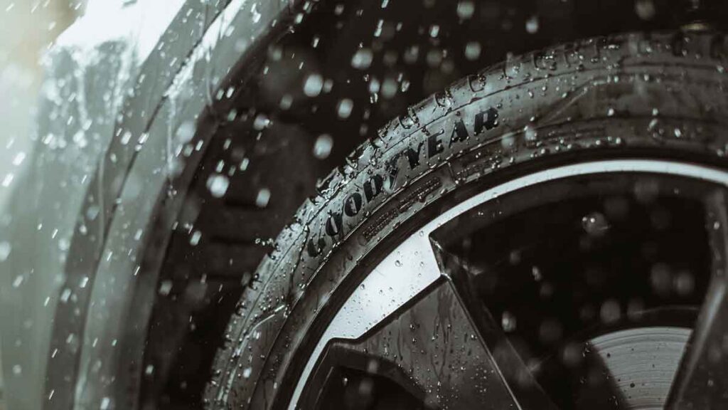 Goodyear 4Seasons Gen-3 logo y gotas