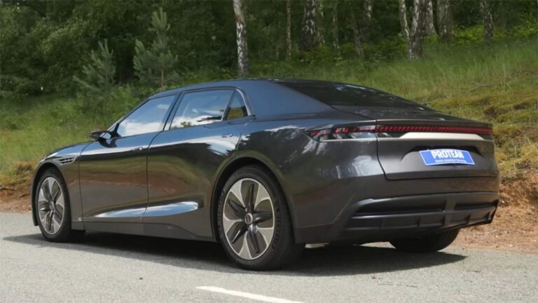 Saab NEVS EMily GT 2023 trescuartos trasero