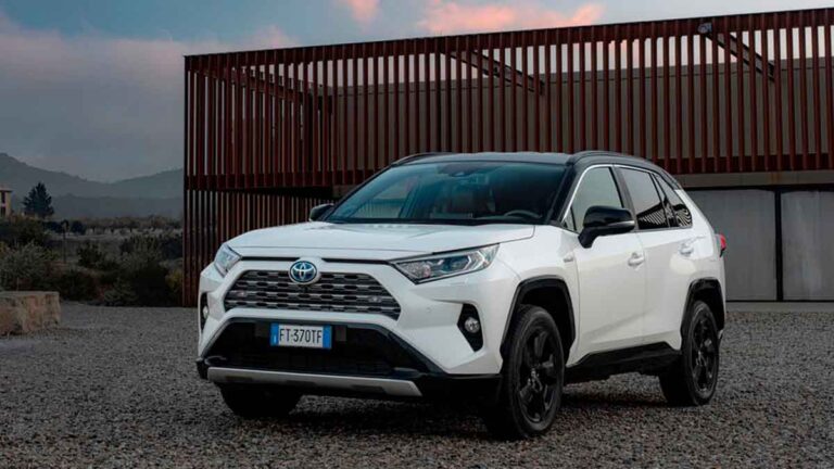 Toyota RAV4 2019 blanco delantera