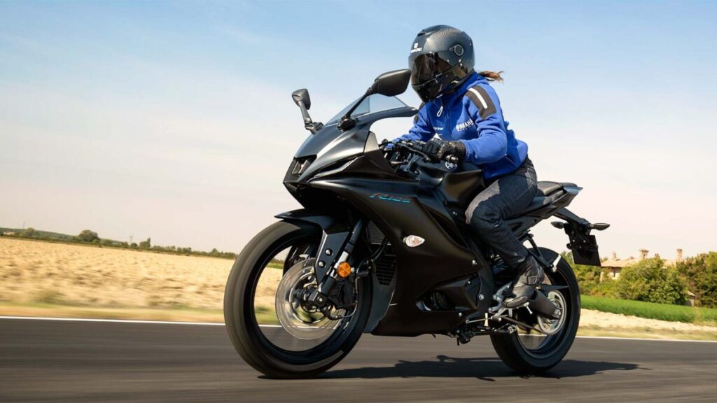 Yamaha-YZF-R-125-2023