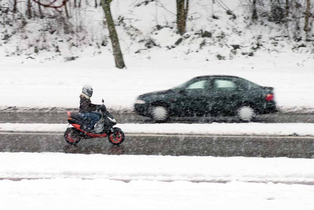conduccion_moto_frio_apertura