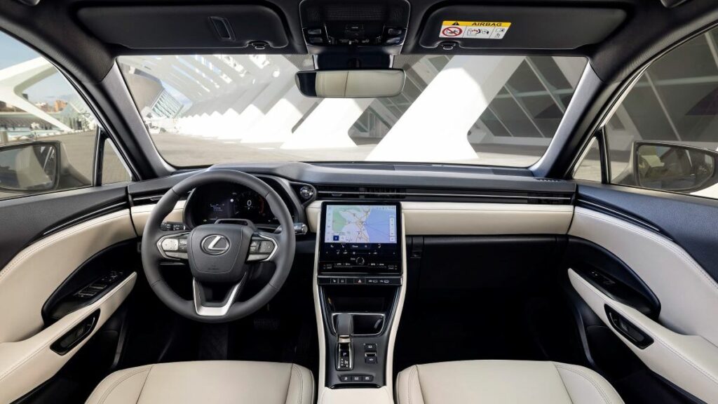 Lexus LBX salpicadero
