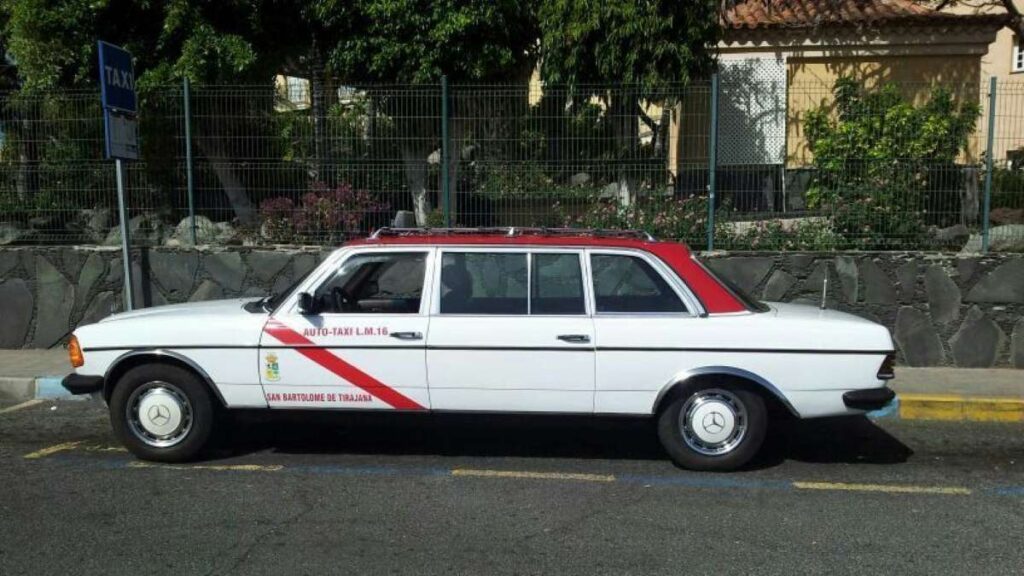 Este Mercedes W123 taxi es el coche con más kilómetros del mundo
