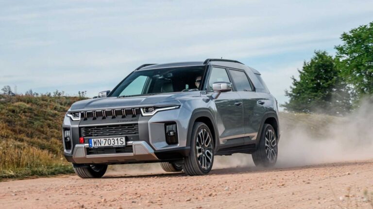 ssangyong torres exterior