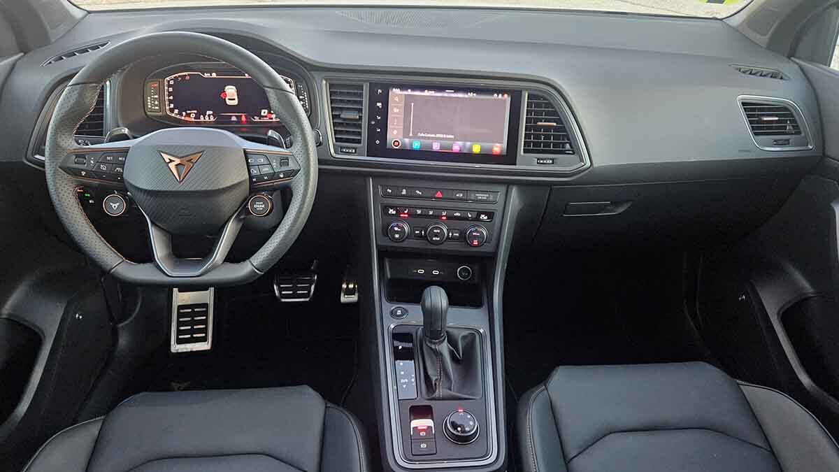 16Cupra-Ateca-blanco-interior-1