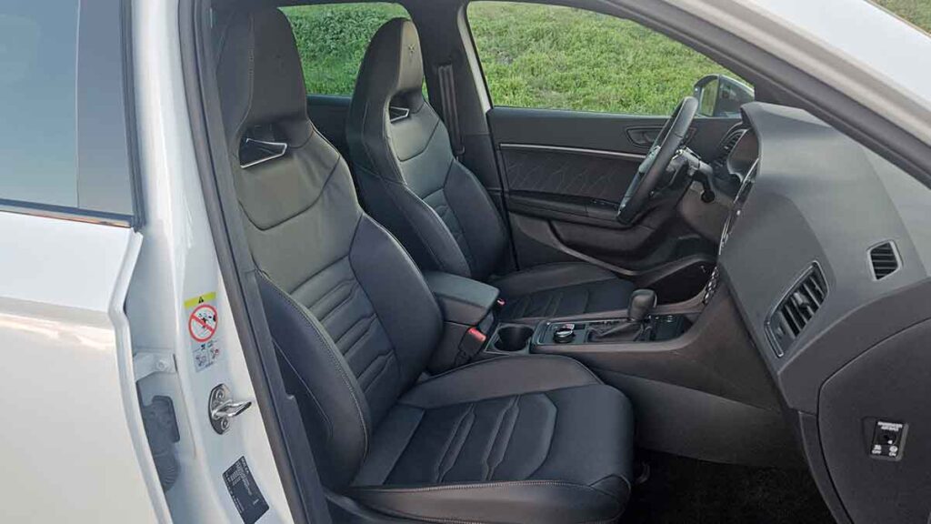 19Cupra Ateca blanco interior 1