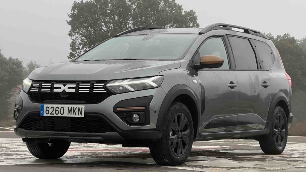 1_Dacia Jogger Hybrid 140 Extreme 7 plazas Gris exterior