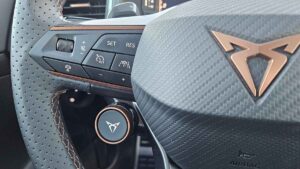 22Cupra Ateca blanco interior 1