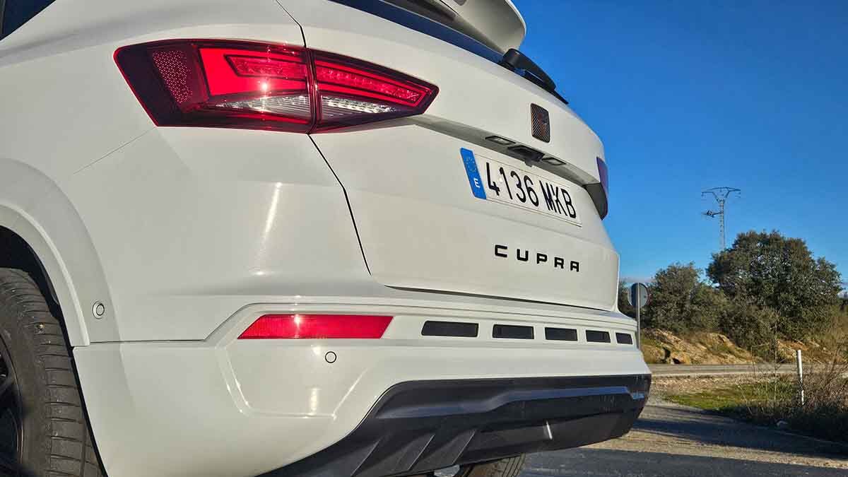 7Cupra-Ateca-blanco-exterior-1
