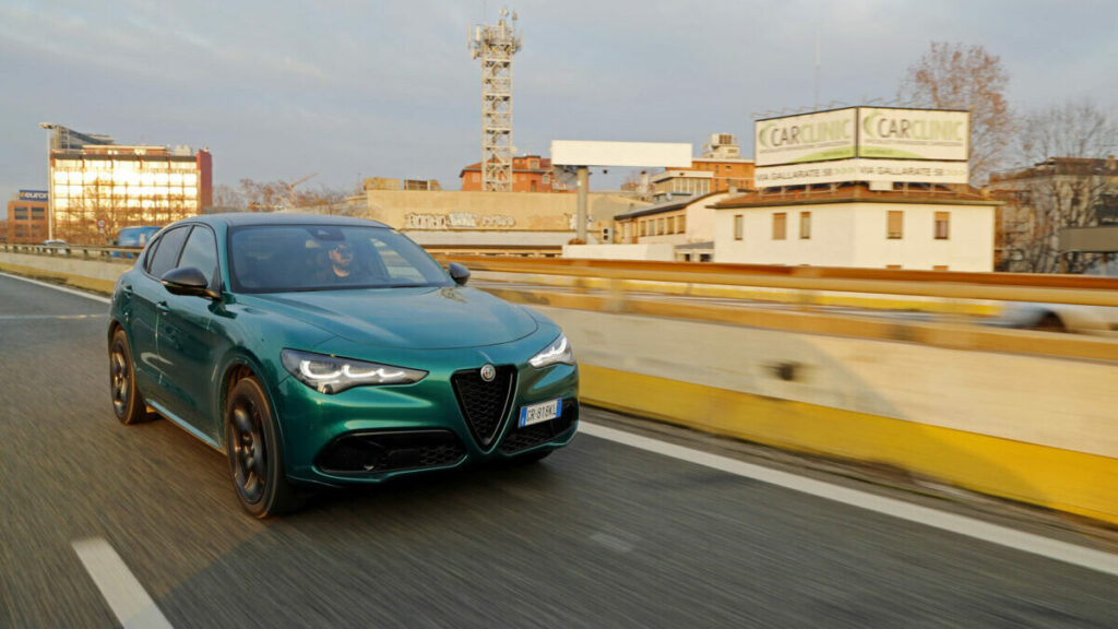 Alfa Romeo Stelvio Tributo italiano