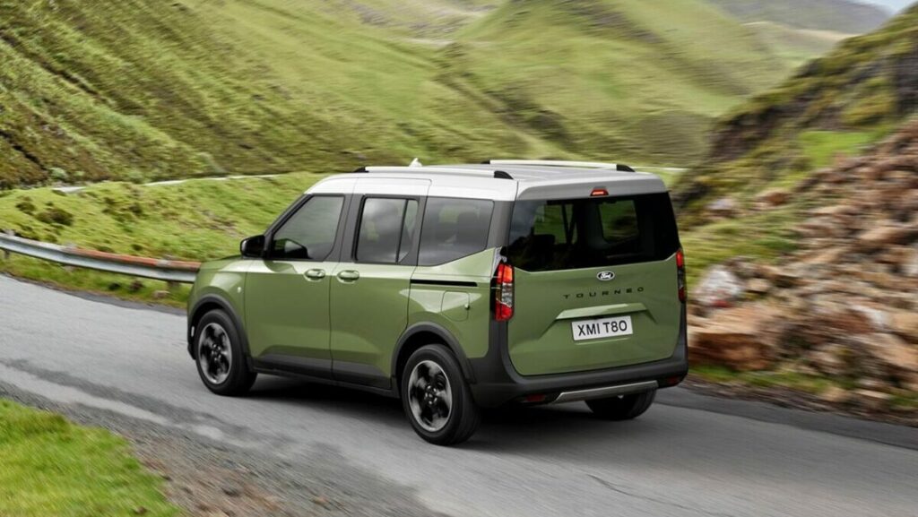 Ford Tourneo Courier Active Verde (2)