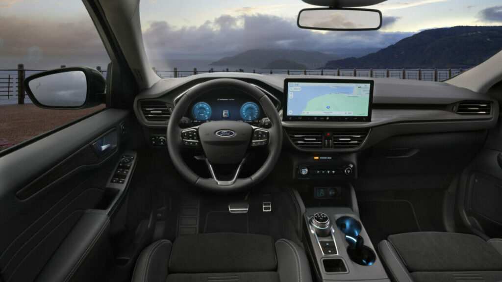 Ford kuga Active verde 2024 interior