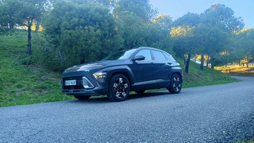 Hyundai Kona Híbrido gris
