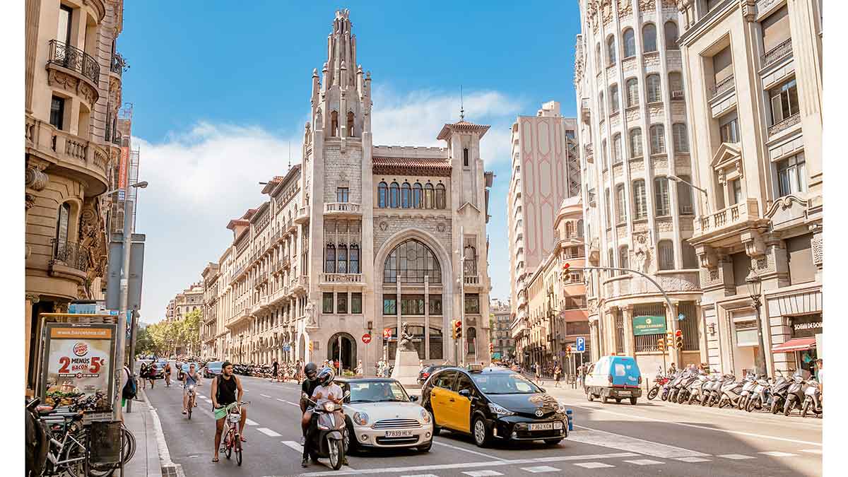 Las restricciones para coches sin etiqueta en la ZBE de Barcelona en 2024