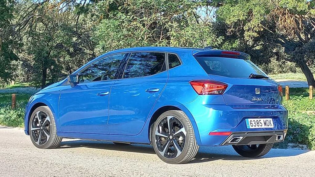 Seat Ibiza azul