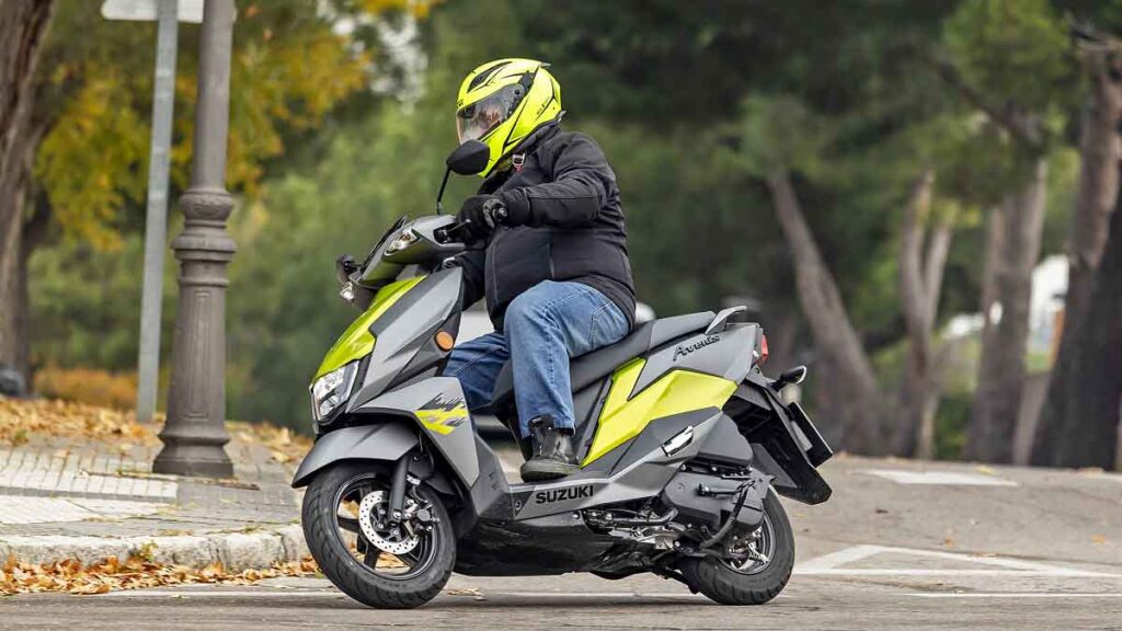 Suzuki_Avenis_125_2023_-33