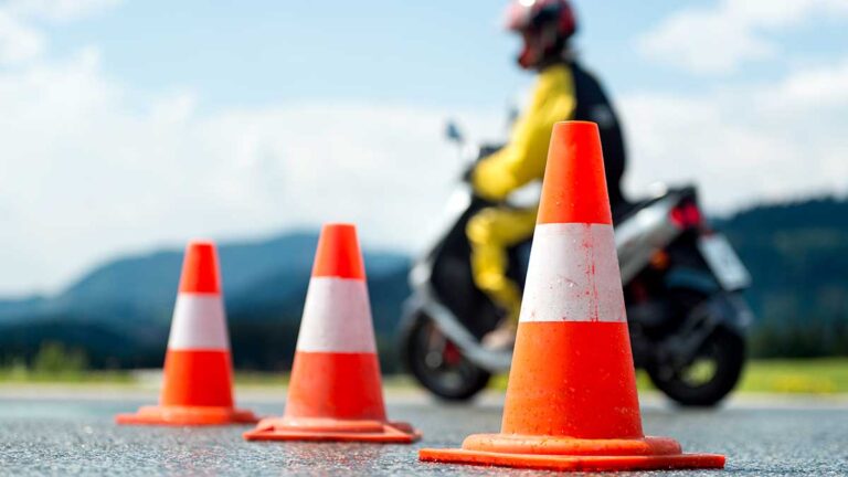 Curso carnet coche moto 125