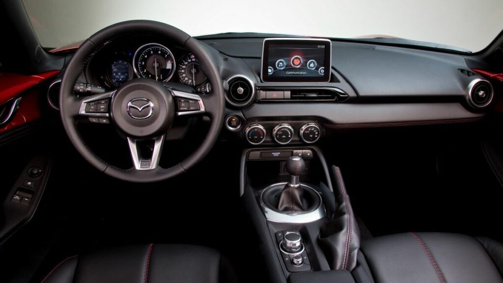 Mazda MX-5 interior