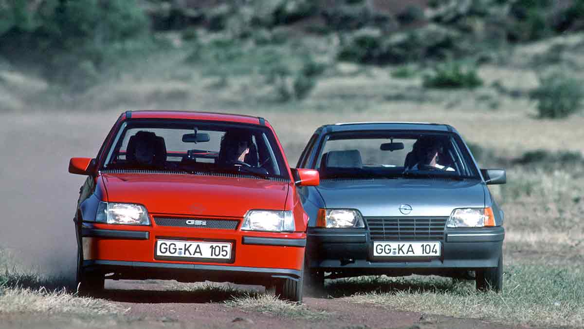 10 coches muy conocidos que cumplen 40 años en 2024, ¿estás buscando un clásico?