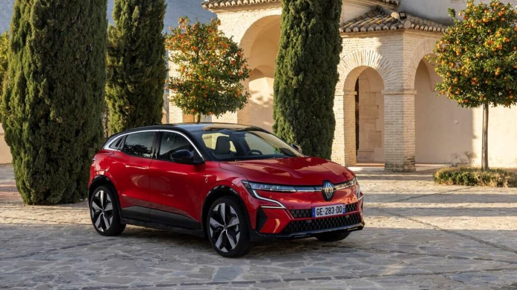 Renault Megane E-Tech rojo