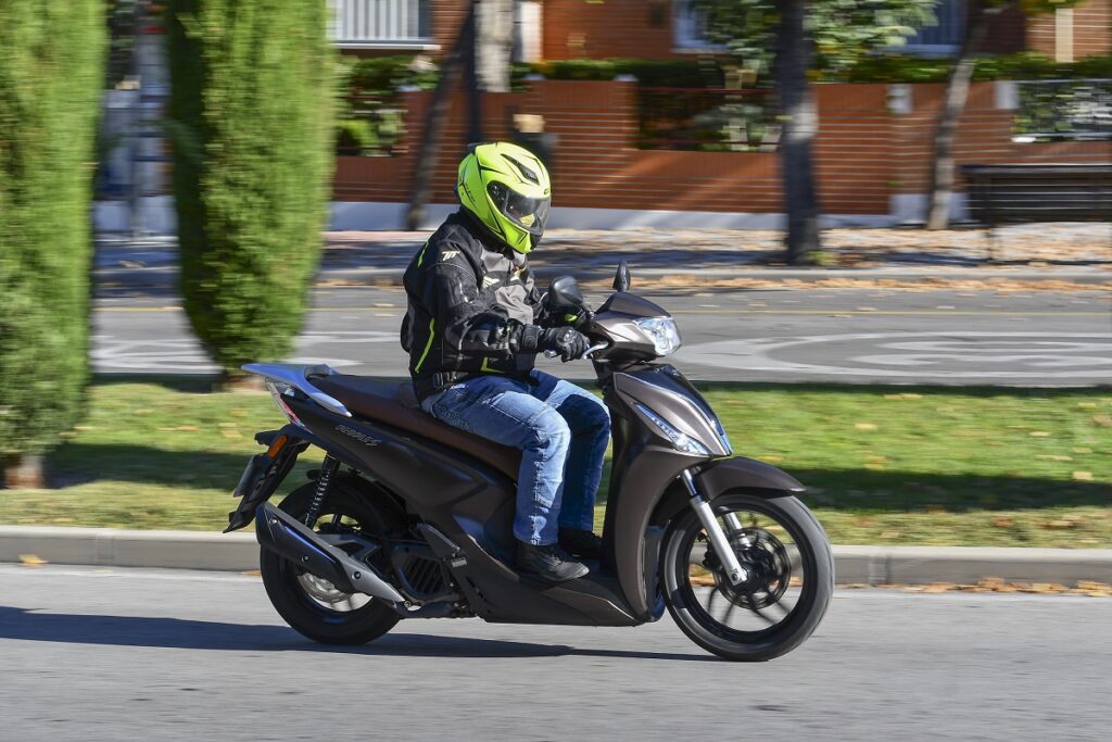 KYMCO_People_S_125-4