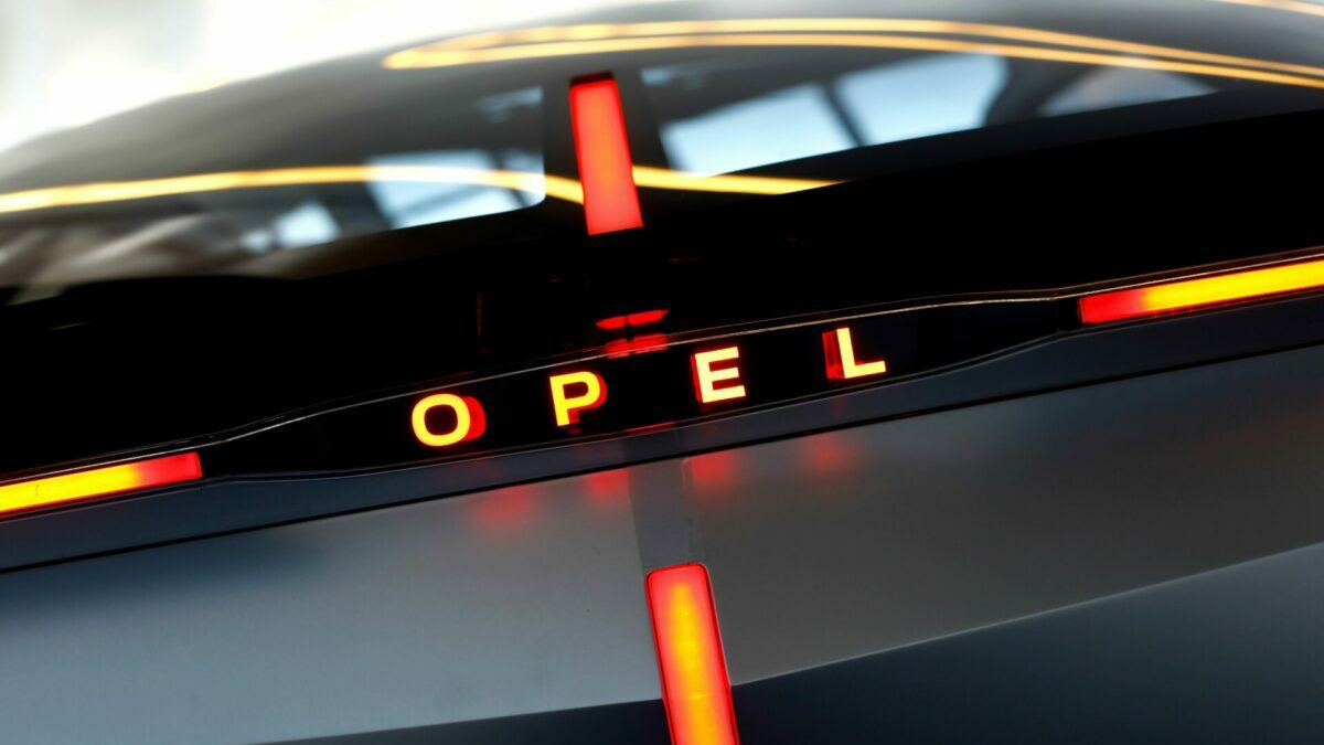 Opel Experimental detalle trasera