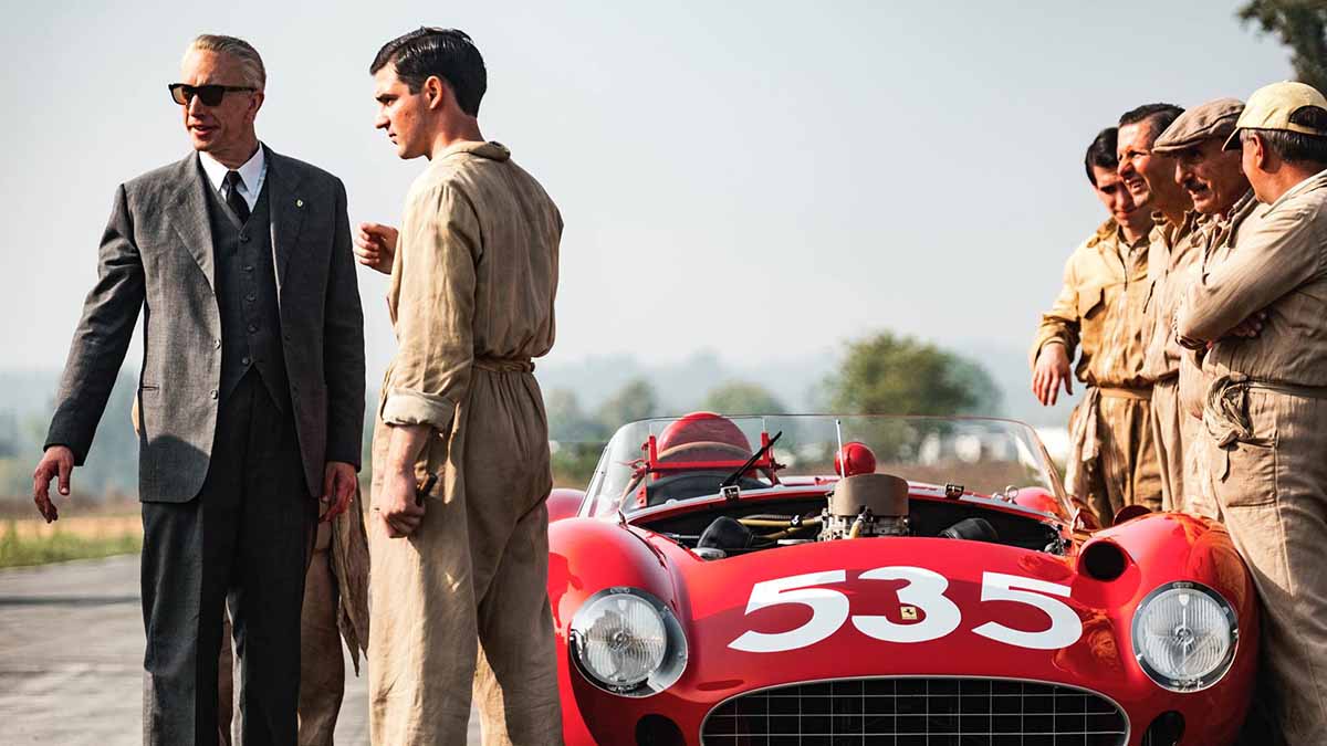 «Ferrari»: la película sobre ‘Il Commendatore’ protagonizada por Adam Driver y Penélope Cruz aterriza en el cine