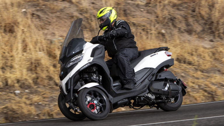 Piaggio_MP3_2023-7-1