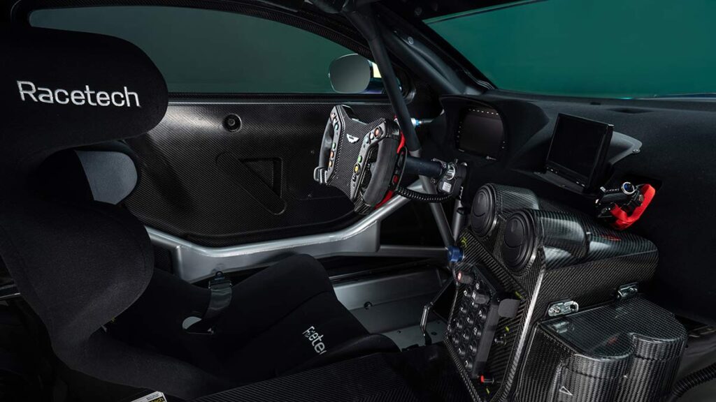Aston Martin Vantage GT4